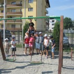 Volunteer with kids in Romania