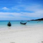 The stunning white sand beach at the diving project in Koh Phangan