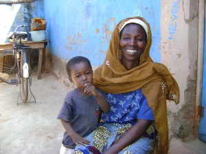 Kananto village, Ama YAHAYA and daughter Makaram