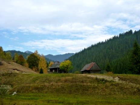 Explore rural Romania