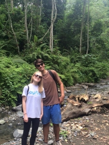 Oyster volunteers on Waterfalls Trek