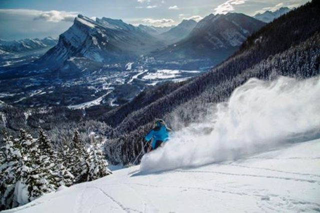 https://www.facebook.com/mtnorquay/photos/a.170215289668800.37275.168436703179992/1067791846577802/?type=3&theater norquay banff